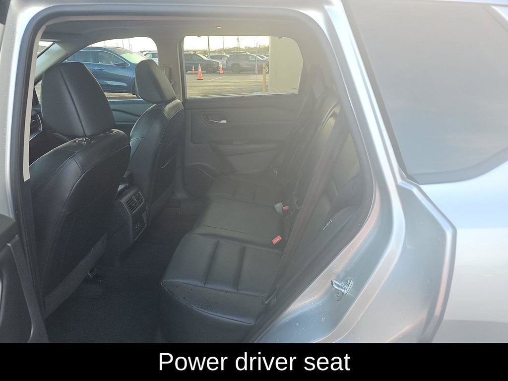 Used 2024 Nissan Rogue SV w/ SV Premium Package image 7