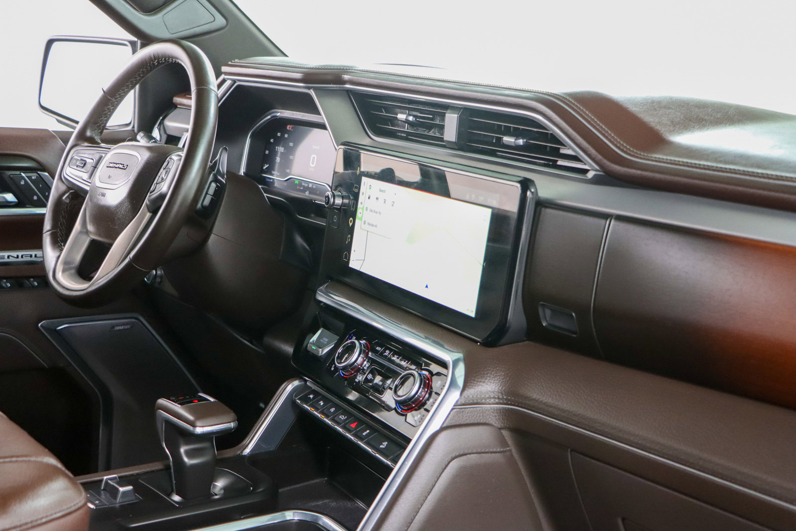 Used 2025 GMC Sierra 1500 Denali w/ Technology Package AWD/4WD image 29