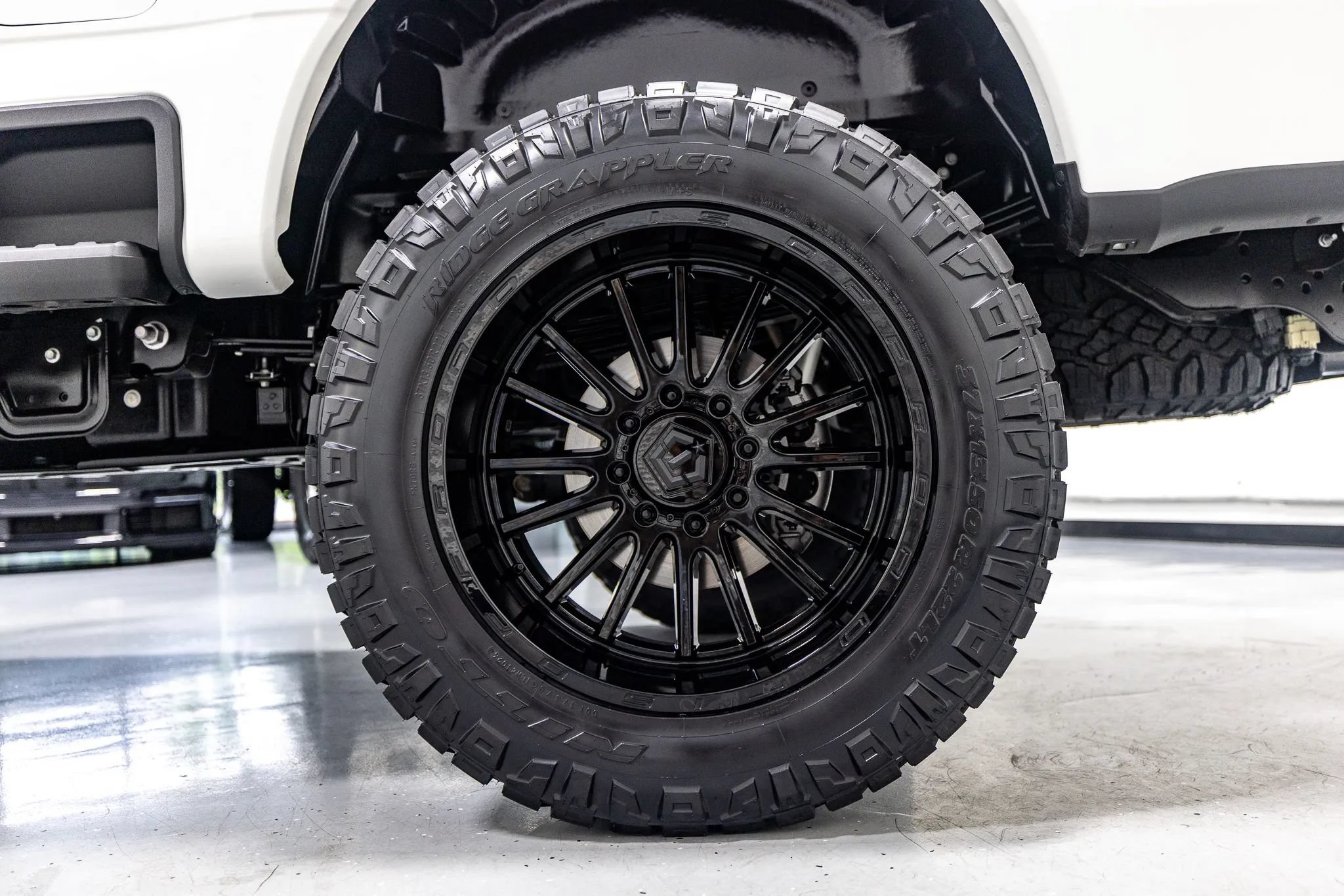 Used 2026 Ford F250 Platinum w/ Tremor Off-Road Package AWD/4WD image 15