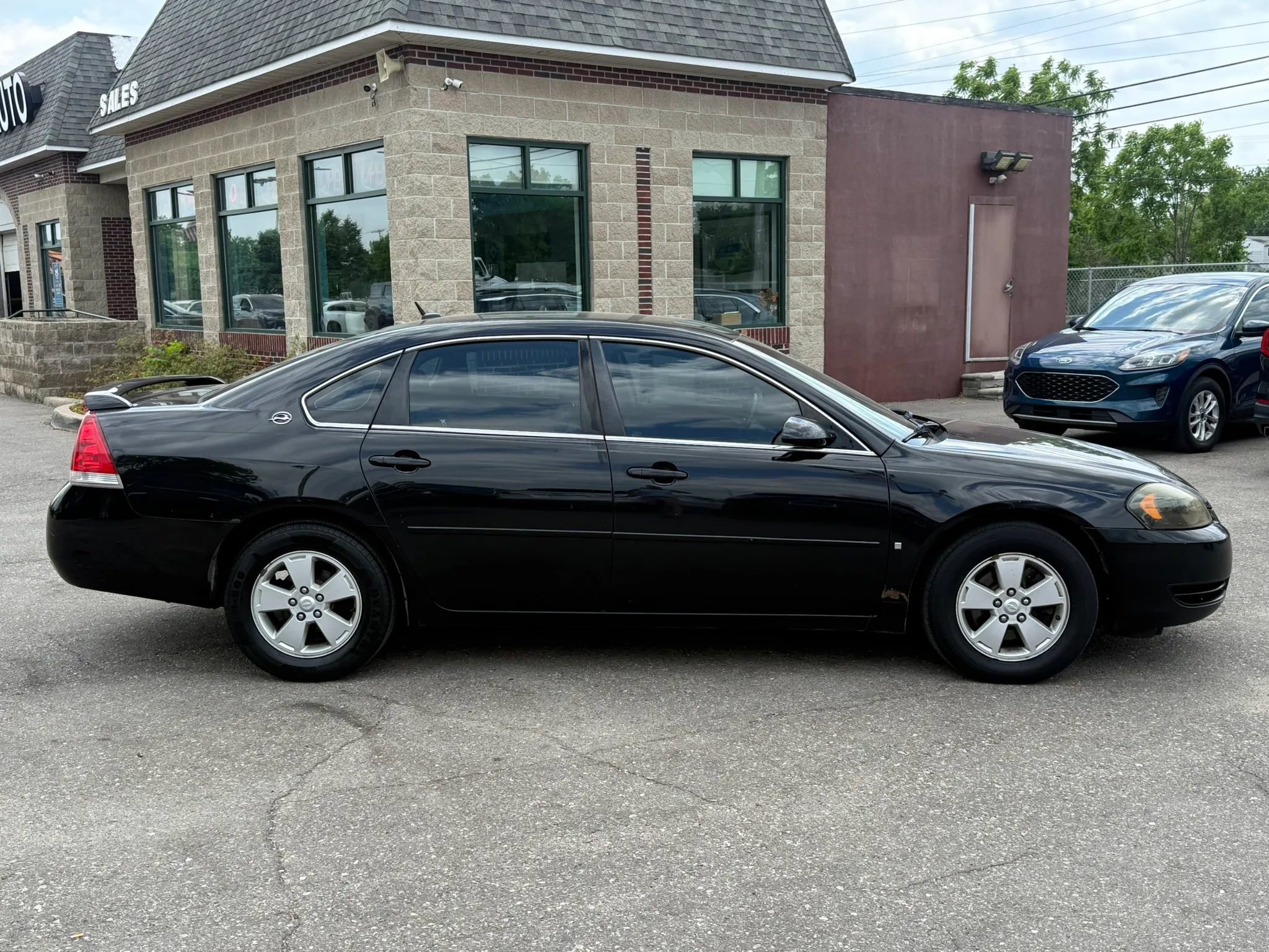 Used 2007 Chevrolet Impala LT w/ Luxury Edition Package FWD image 4