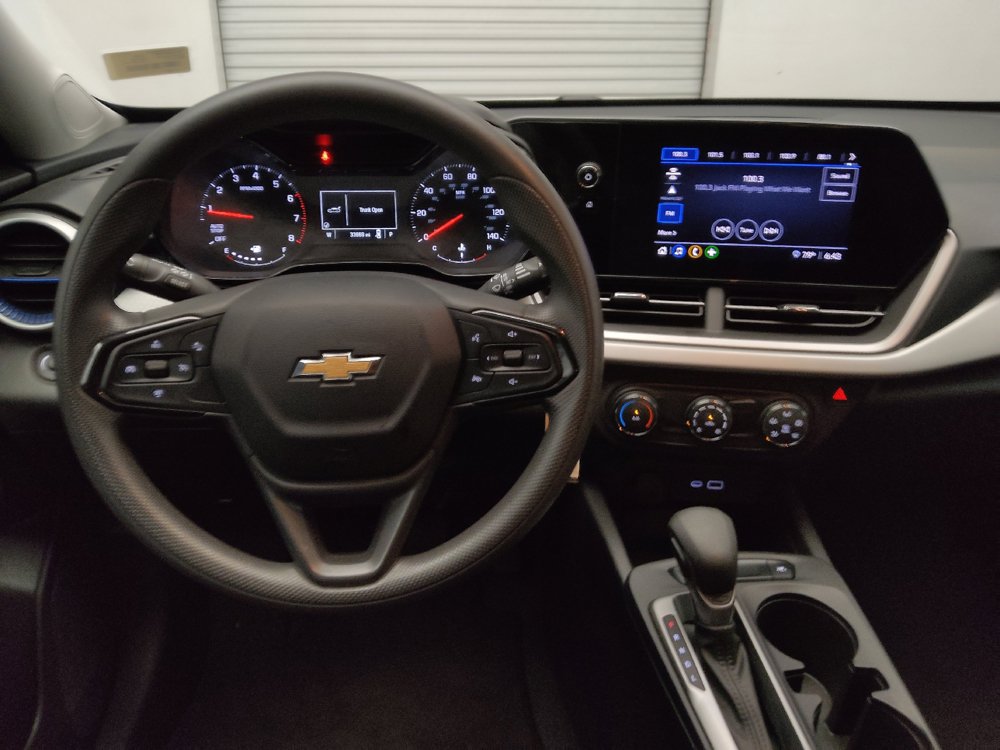 Used 2025 Chevrolet Trax LS FWD image 22