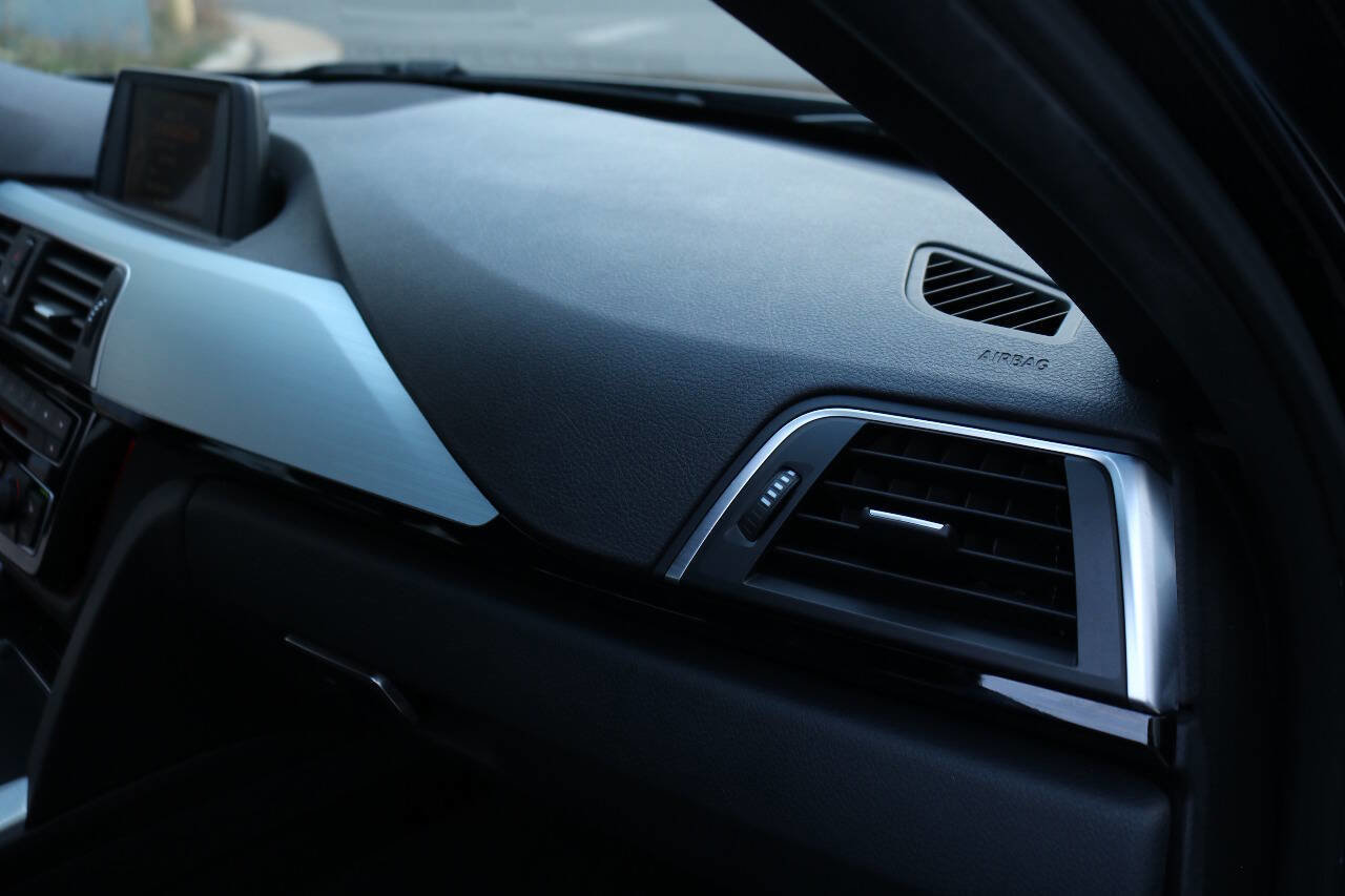 Used 2016 BMW 328i Sedan image 30