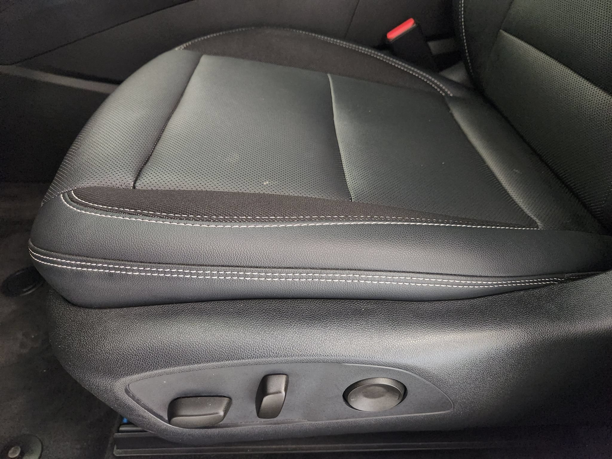 Used 2024 Chevrolet Blazer EV LT AWD/4WD image 22