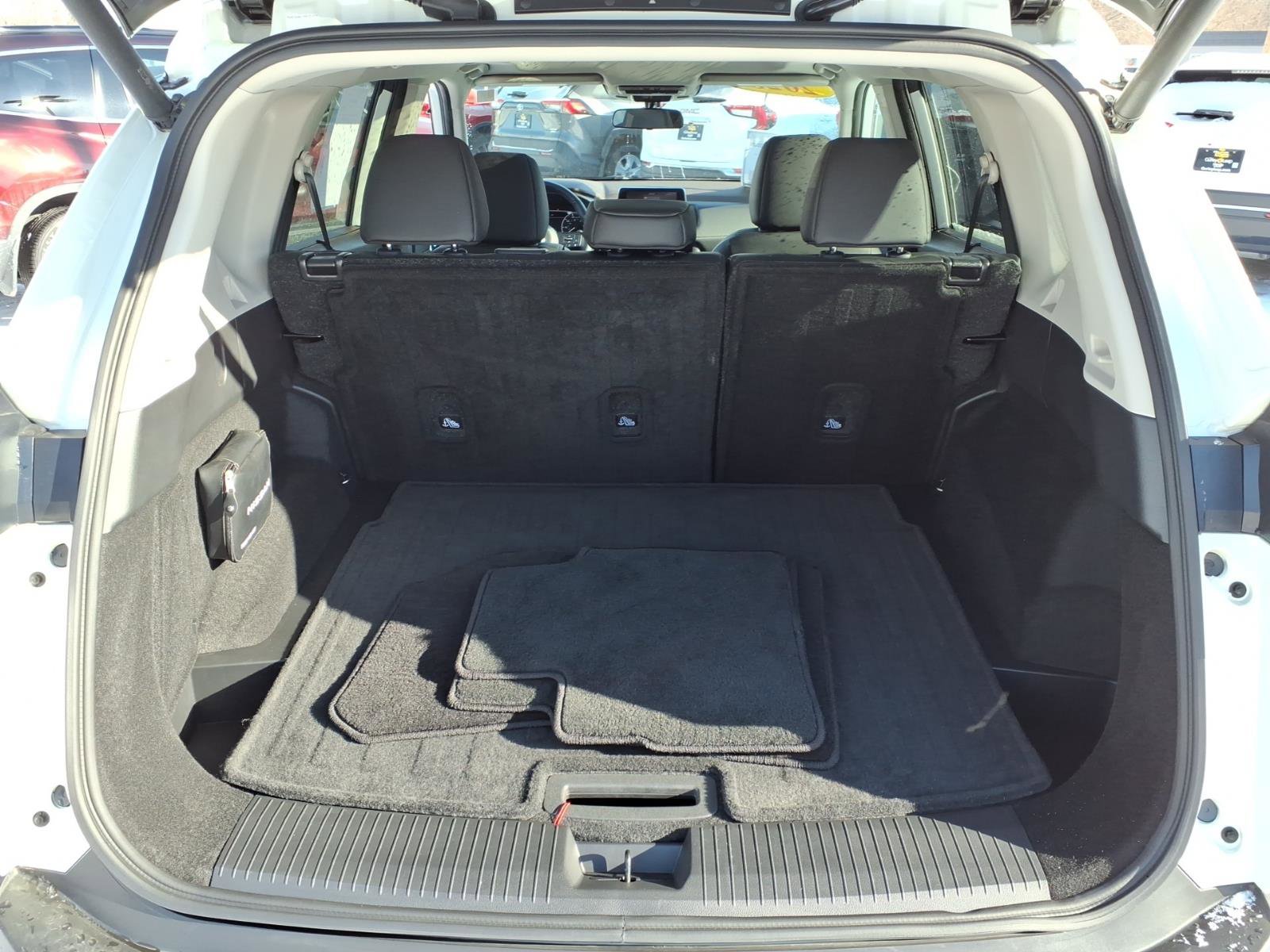 Used 2023 Nissan Rogue SV w/ SV Premium B Package image 13