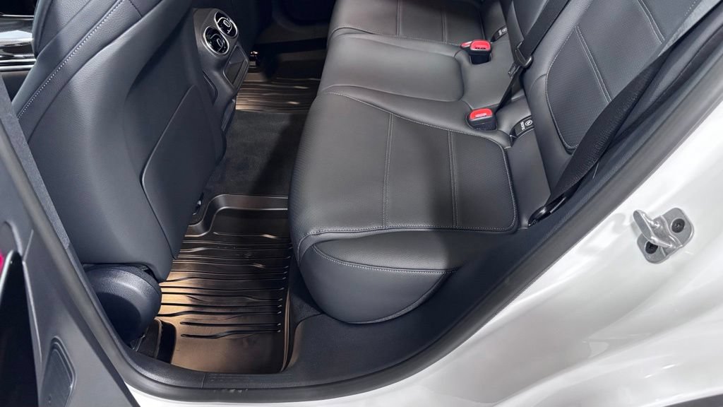 Certified 2025 Mercedes-Benz GLC 300 4MATIC image 21