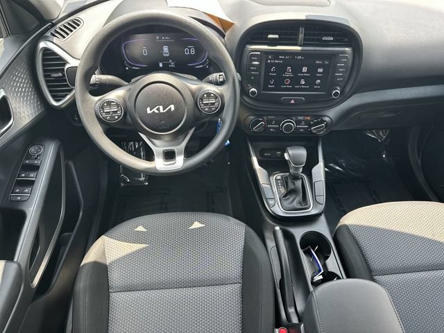 Used 2025 Kia Soul LX w/ LX Technology Package FWD image 18