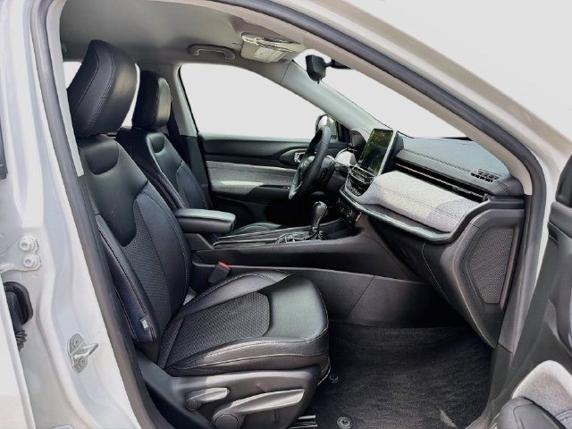 Used 2022 Jeep Compass Latitude AWD/4WD image 11
