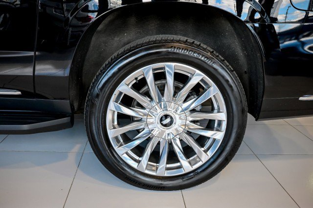 Used 2023 Cadillac Escalade ESV Premium Luxury image 53