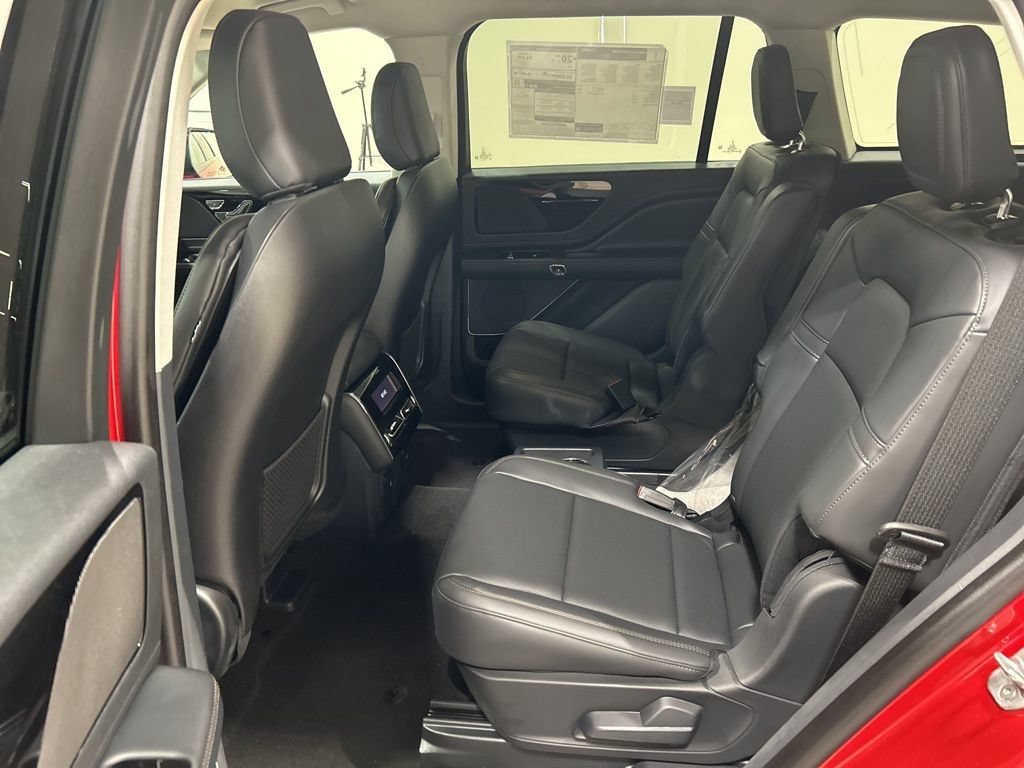 New 2026 Lincoln Aviator AWD w/ Jet Appearance Package image 26