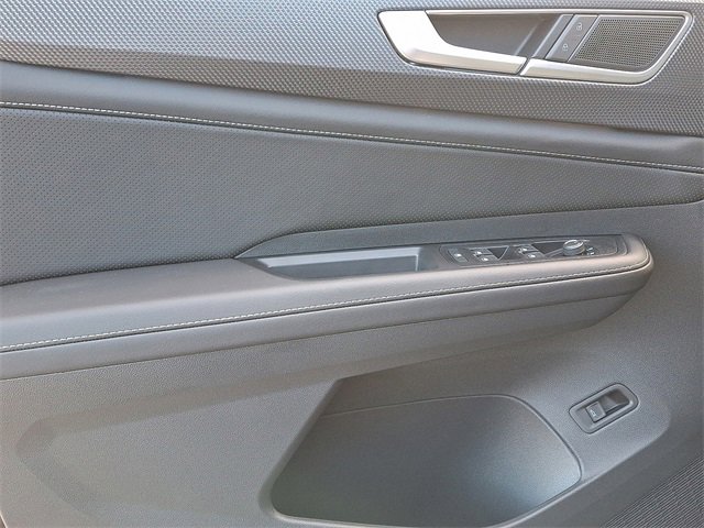 New 2026 Volkswagen Atlas Cross Sport SEL R-Line image 8