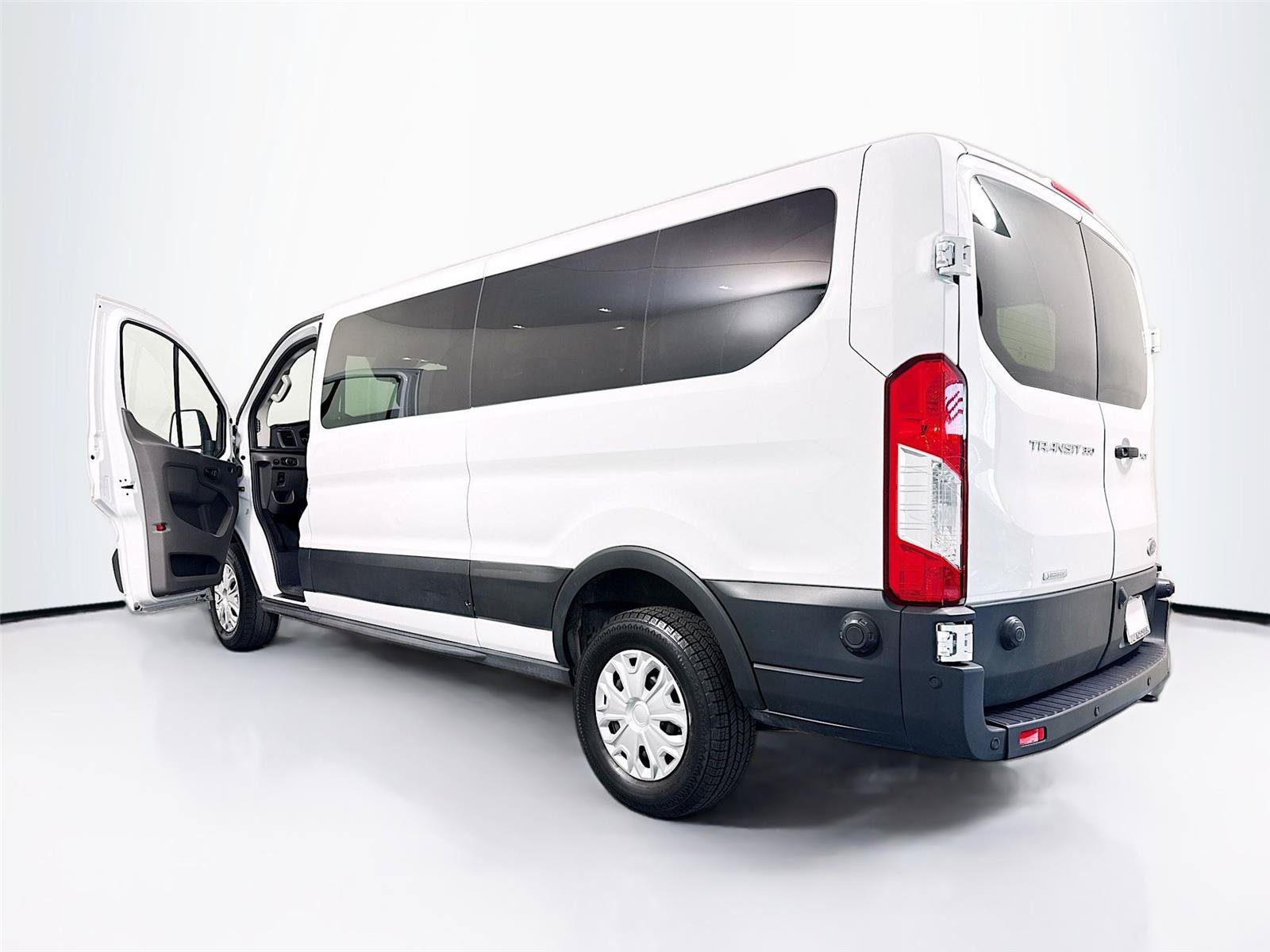 Used 2024 Ford Transit 350 XLT RWD image 38
