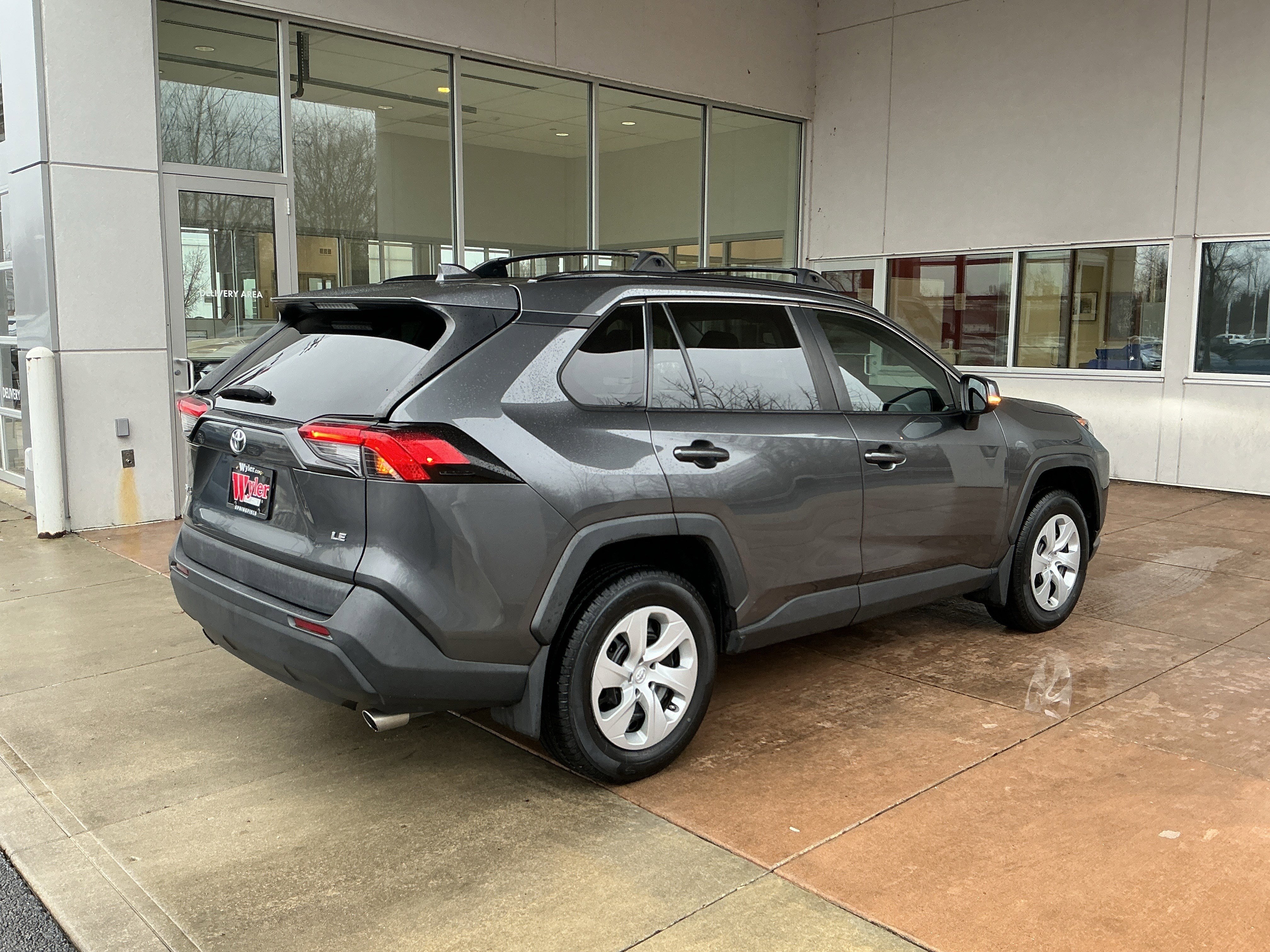 Used 2020 Toyota RAV4 LE image 22