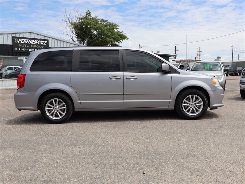 Used 2015 Dodge Grand Caravan SXT FWD image 2