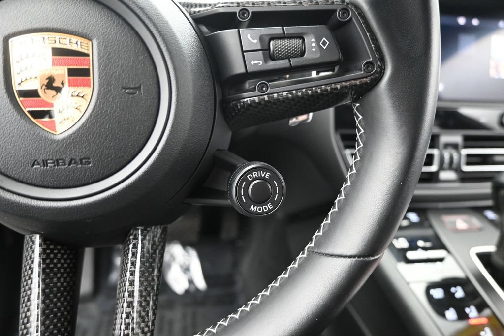 Used 2024 Porsche Macan Turbo AWD/4WD image 33