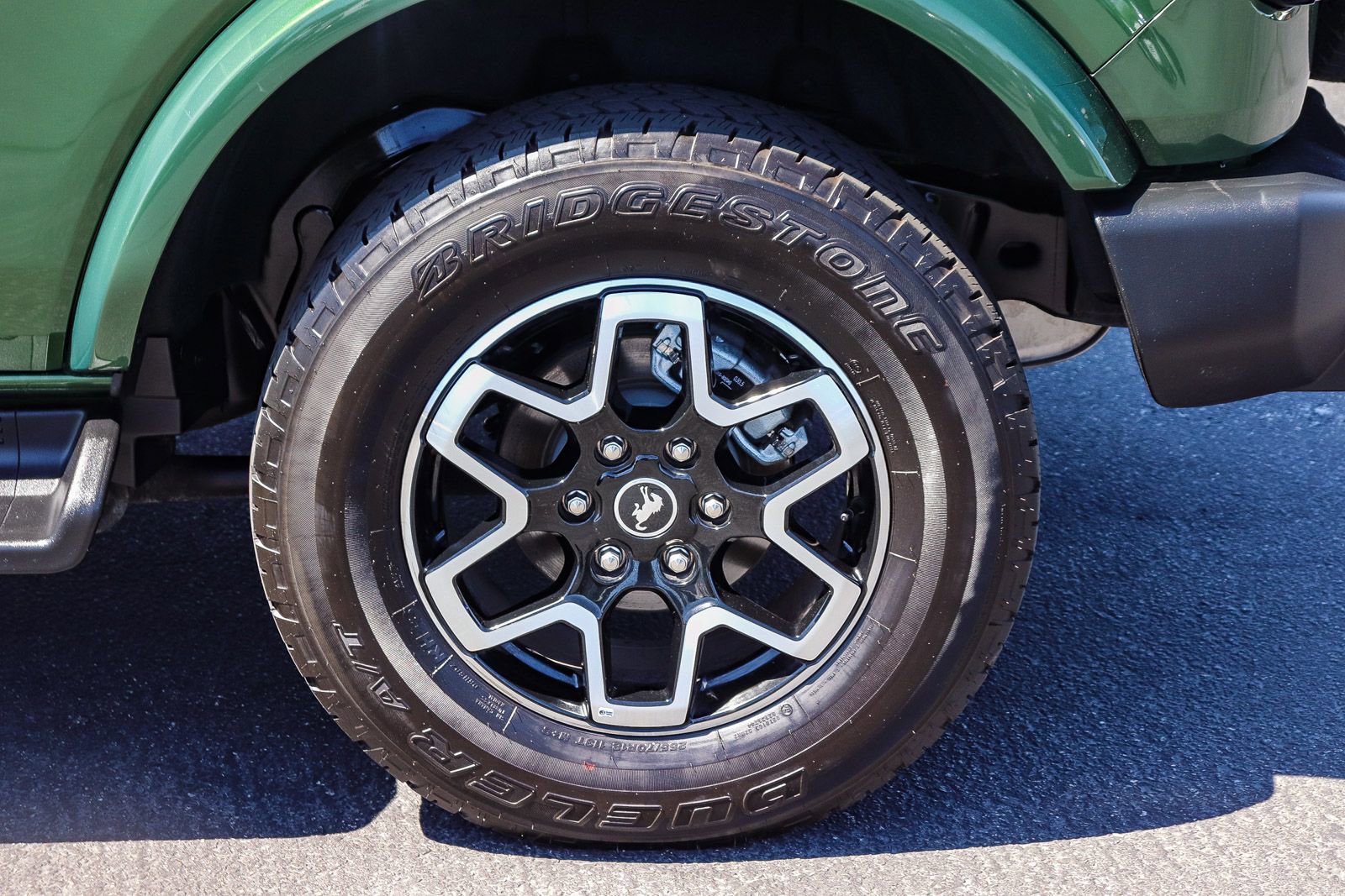 Certified 2025 Ford Bronco Outer Banks AWD/4WD image 8