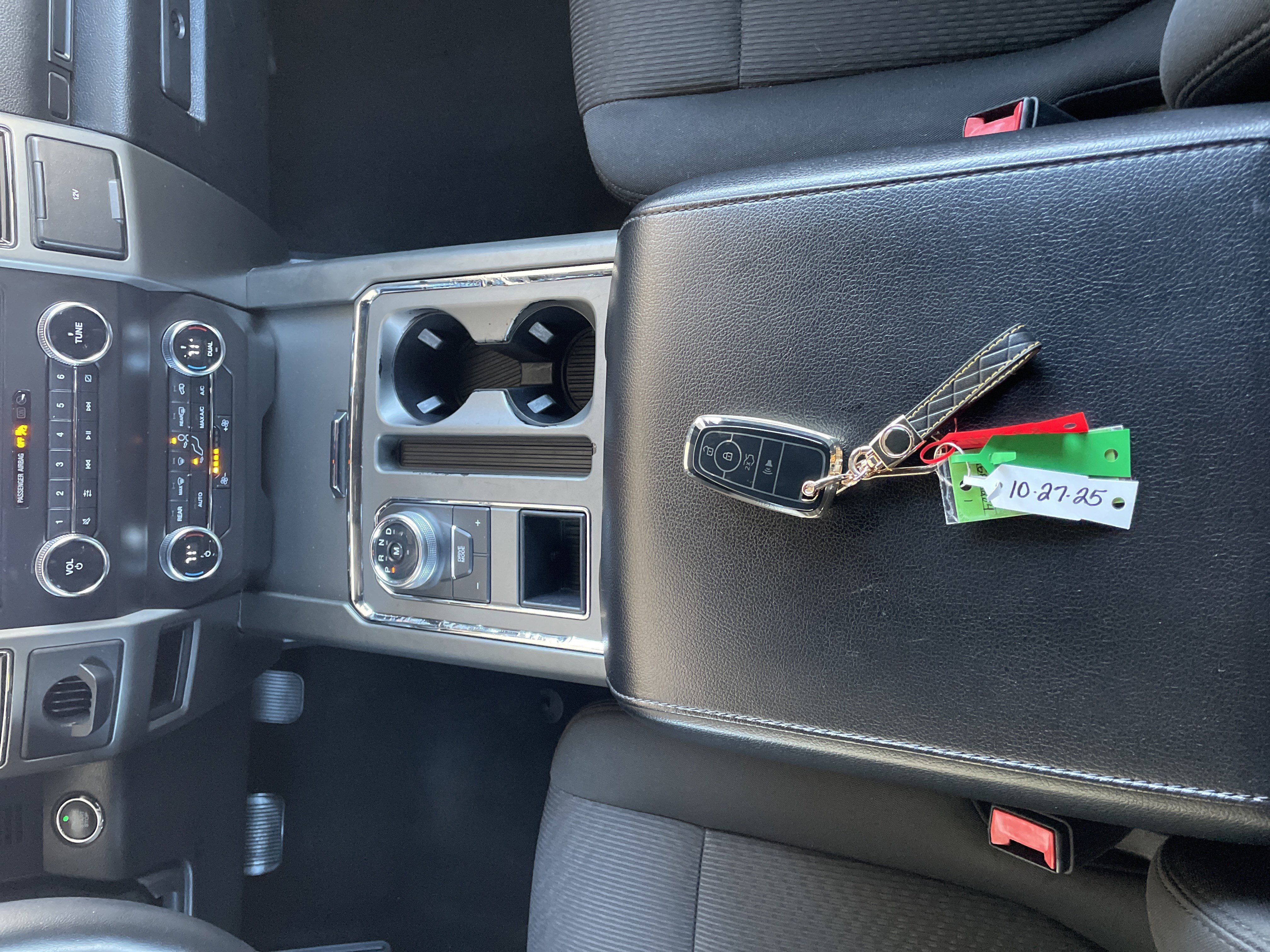 Used 2021 Ford Expedition XLT image 11