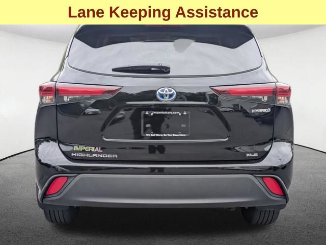 Used 2024 Toyota Highlander XLE AWD/4WD image 6