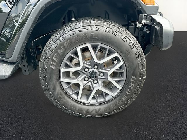 Used 2024 Jeep Wrangler Sahara w/ Technology Group image 31