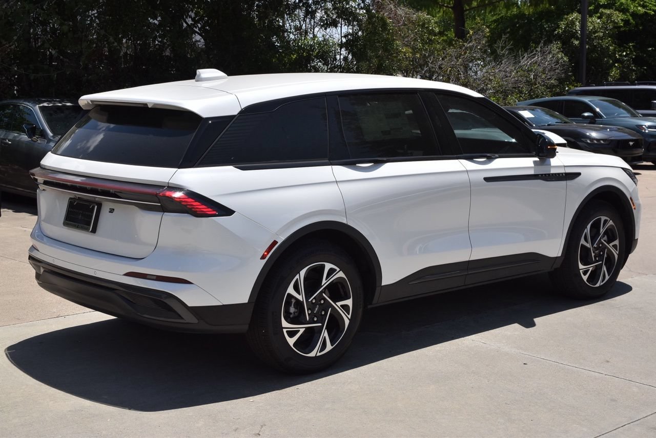 New 2026 Lincoln Nautilus Premier w/ Jet Appearance Package AWD/4WD image 6