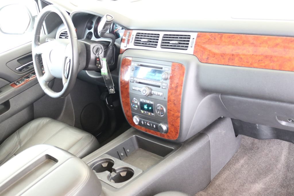 Used 2014 Chevrolet Tahoe LT w/ Luxury Package image 39