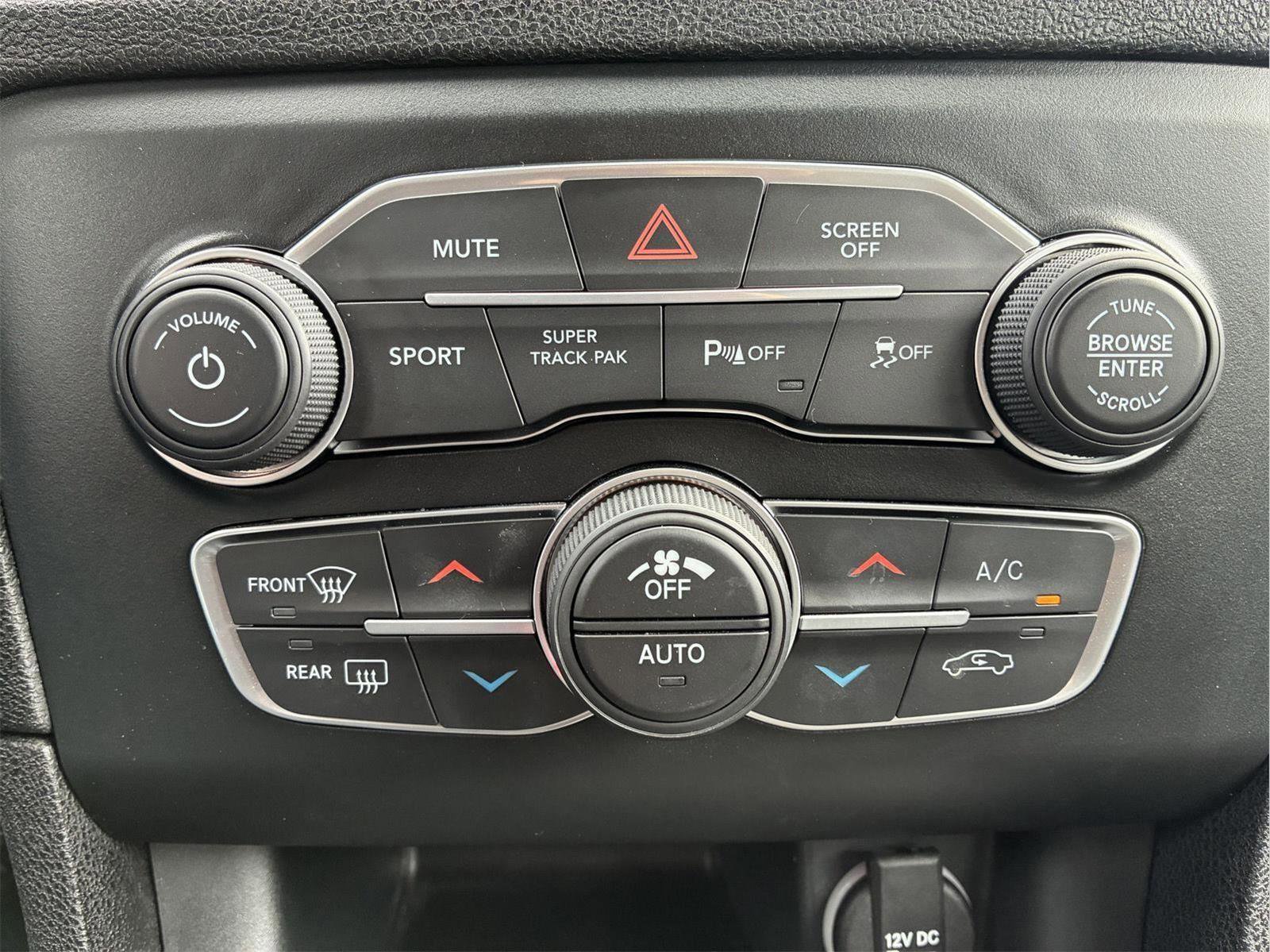 Used 2023 Dodge Charger SXT w/ Blacktop Package image 29