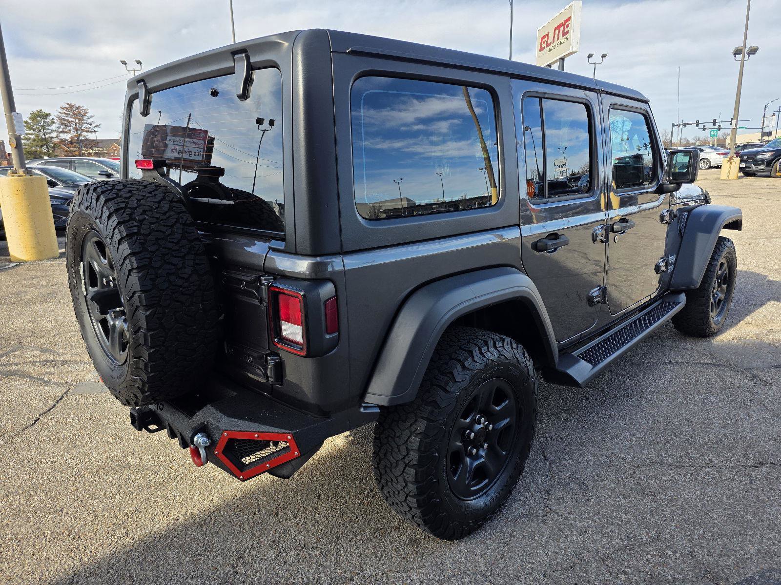 Used 2018 Jeep Wrangler Unlimited Sport image 5