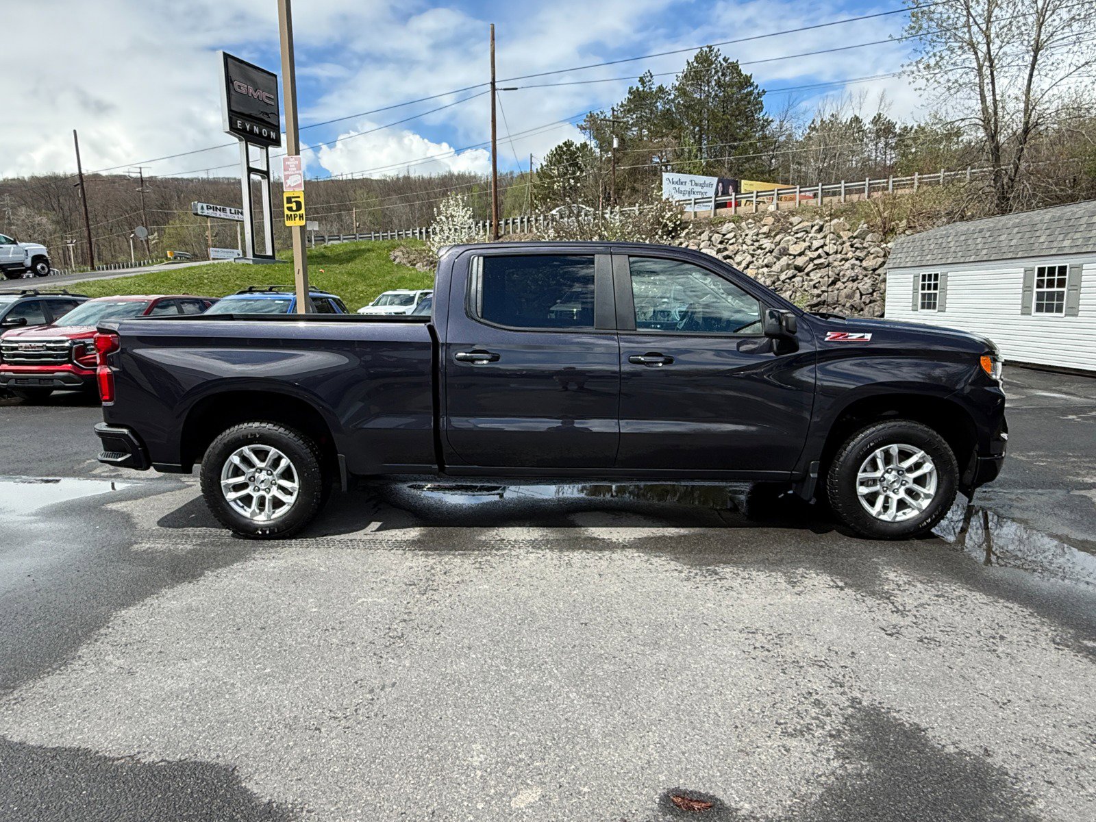 Used 2023 Chevrolet Silverado 1500 RST AWD/4WD image 6