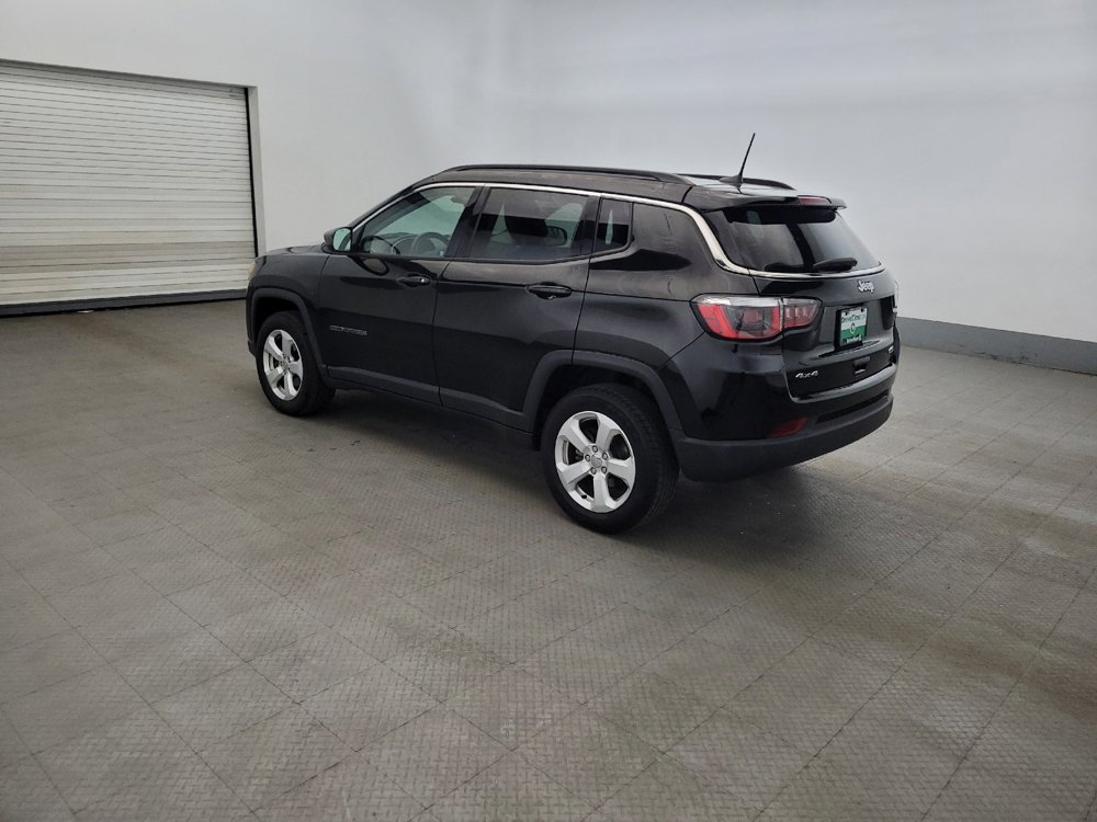Used 2018 Jeep Compass Latitude w/ Popular Equipment Group AWD/4WD image 3