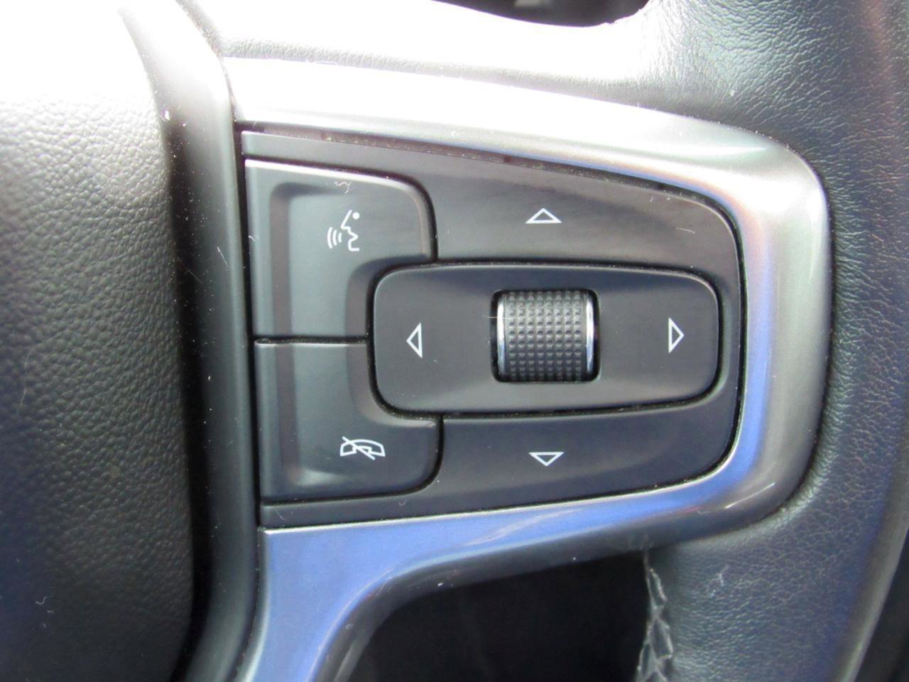 Used 2022 Chevrolet Silverado 1500 LTZ AWD/4WD image 27