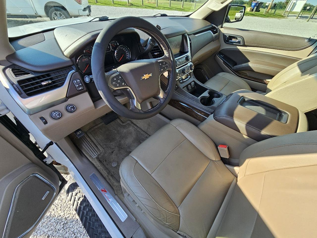 Used 2018 Chevrolet Tahoe LT w/ Luxury Package AWD/4WD image 15