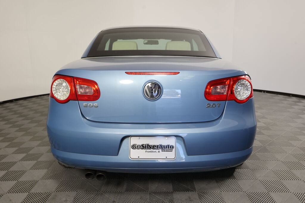 Used 2008 Volkswagen Eos 2.0T image 4