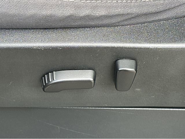 Used 2023 Nissan Frontier SV image 30