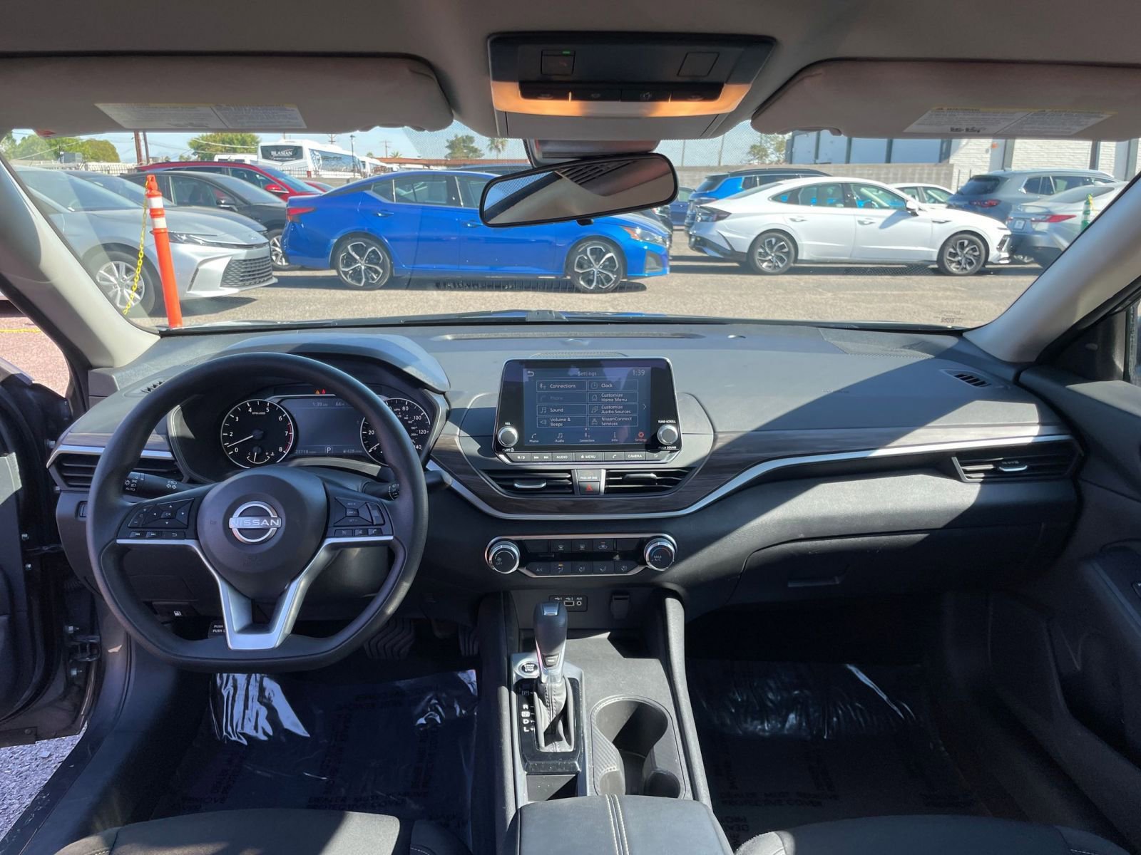 Used 2025 Nissan Altima 2.5 SV image 34