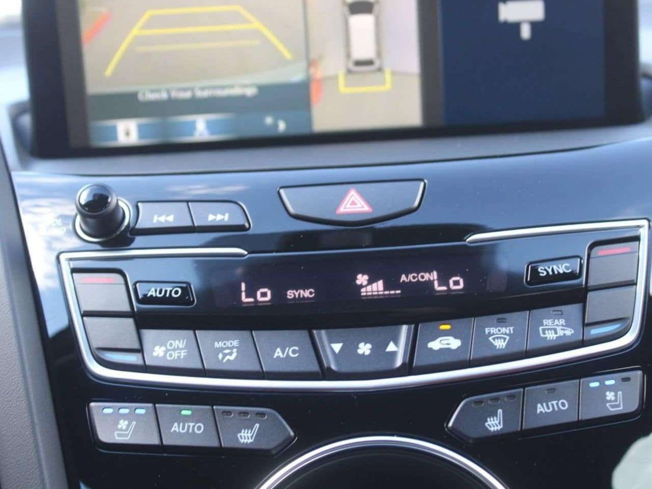 Used 2025 Acura RDX w/ Advance Package AWD/4WD image 16
