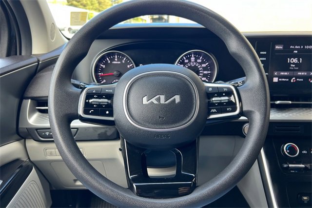 Used 2023 Kia Carnival LX image 29