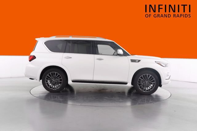 Used 2024 INFINITI QX80 Sensory AWD/4WD image 8