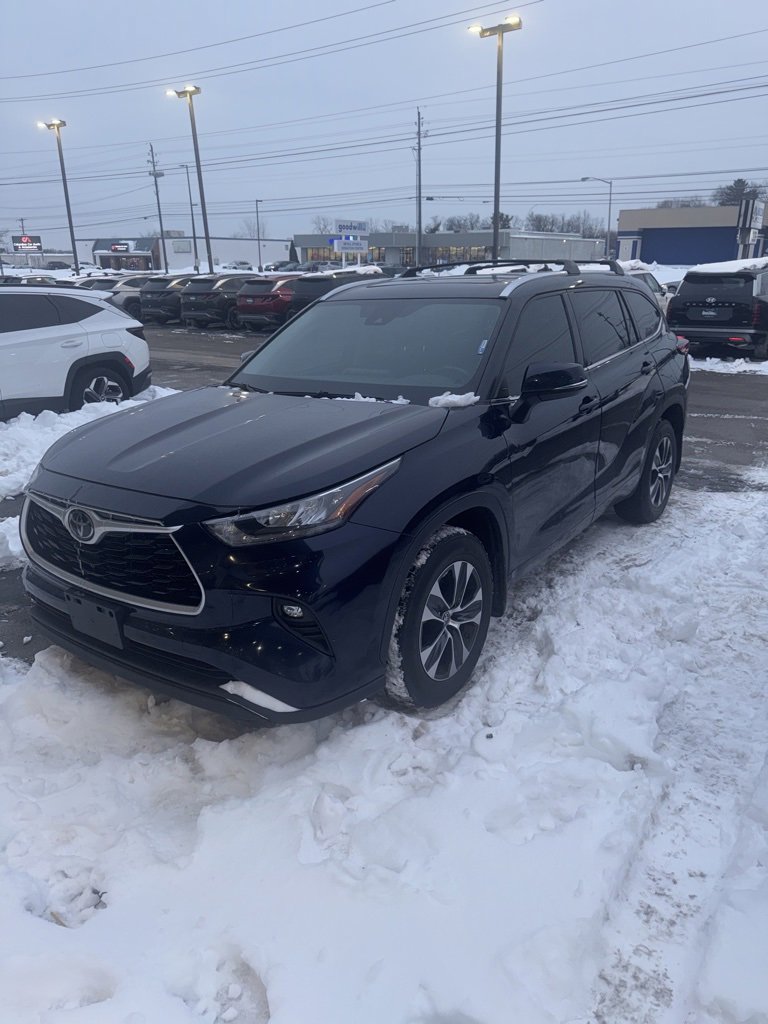 Used 2020 Toyota Highlander XLE