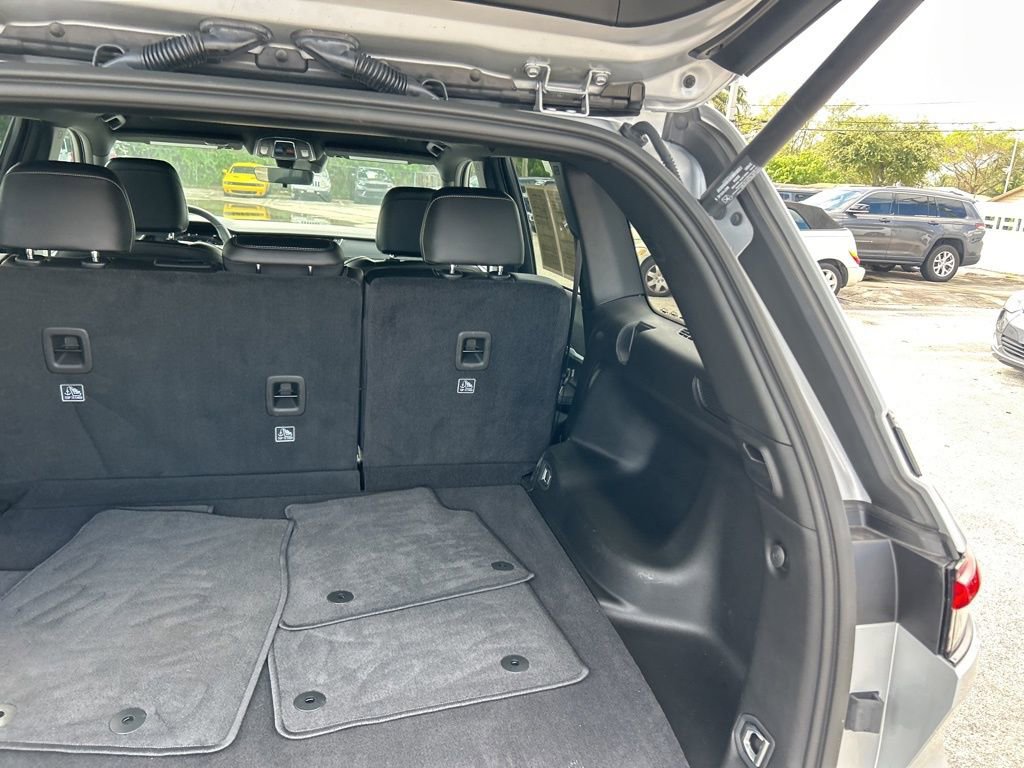 Certified 2025 Jeep Grand Cherokee Limited w/ Black Appearance Package image 33