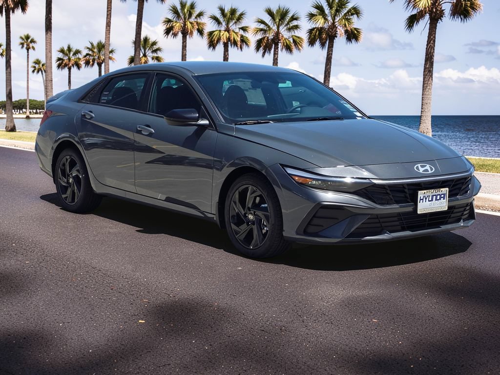 New 2026 Hyundai Elantra Sport FWD image 4