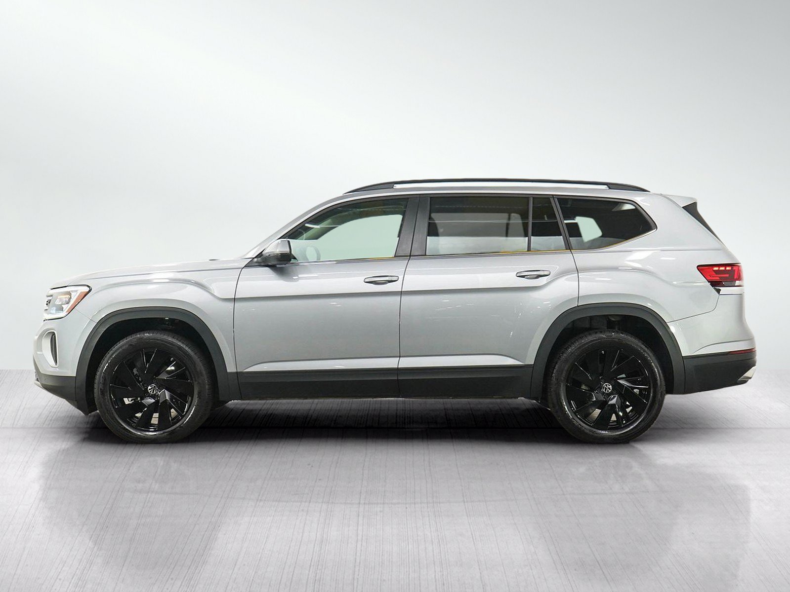 Used 2026 Volkswagen Atlas SE AWD/4WD image 2