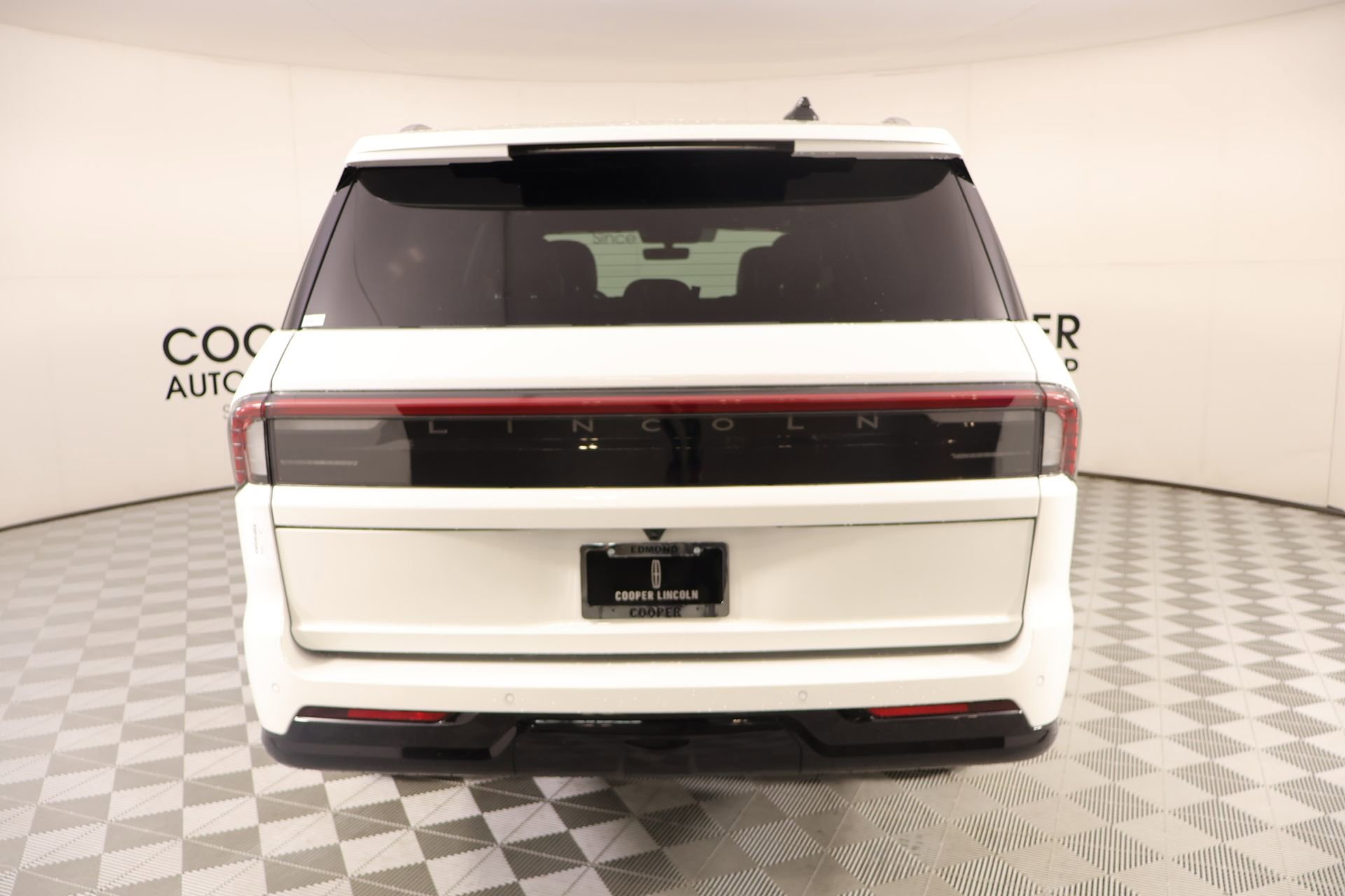 New 2026 Lincoln Navigator L Reserve AWD/4WD image 23