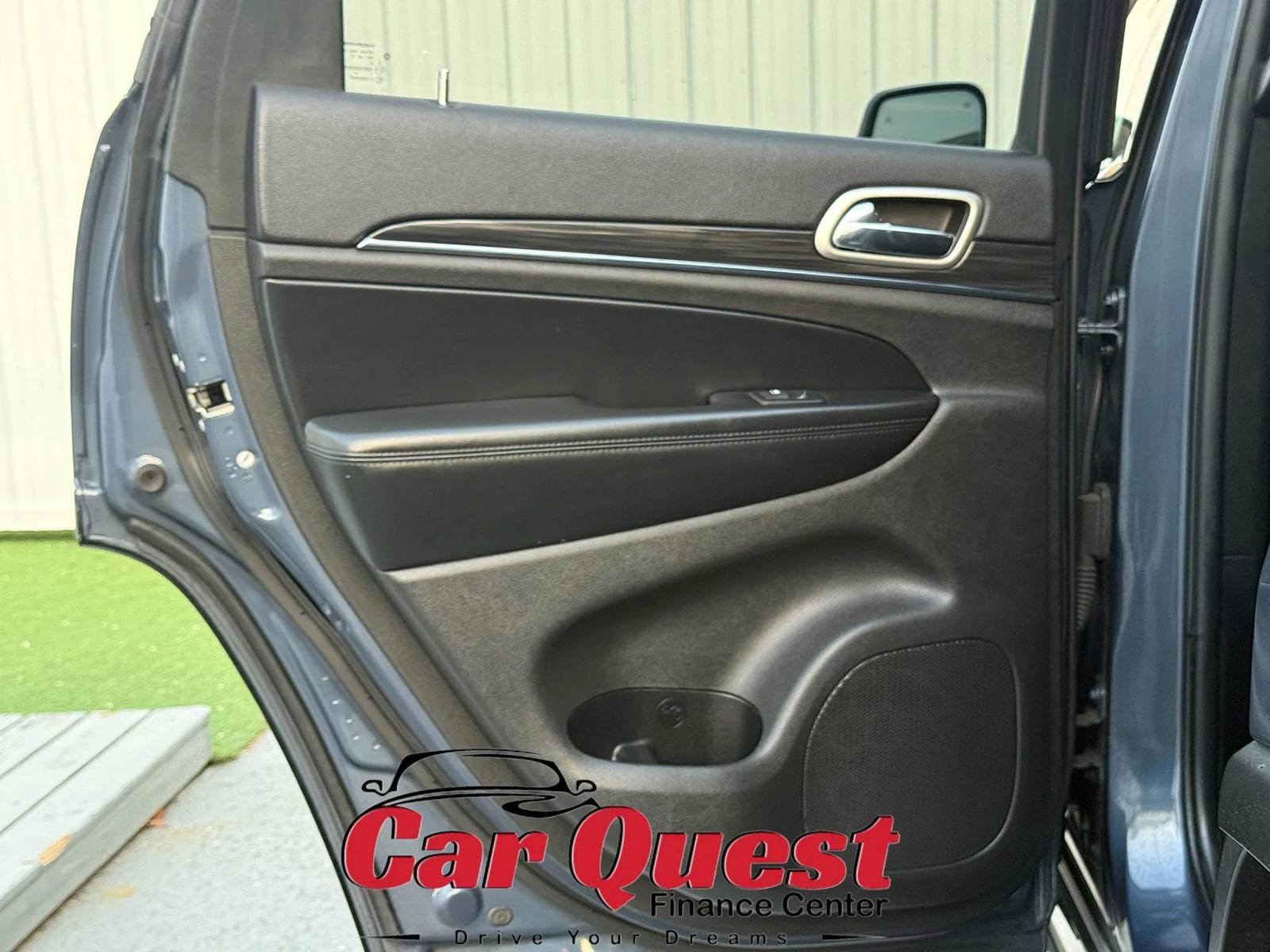 Used 2019 Jeep Grand Cherokee Limited AWD/4WD image 10