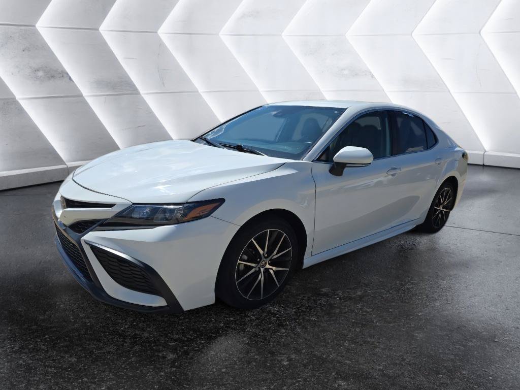 Used 2024 Toyota Camry SE FWD image 1