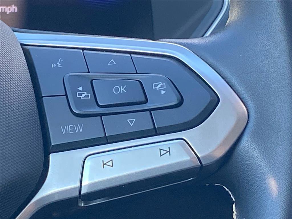 Certified 2024 Volkswagen Tiguan SE image 5