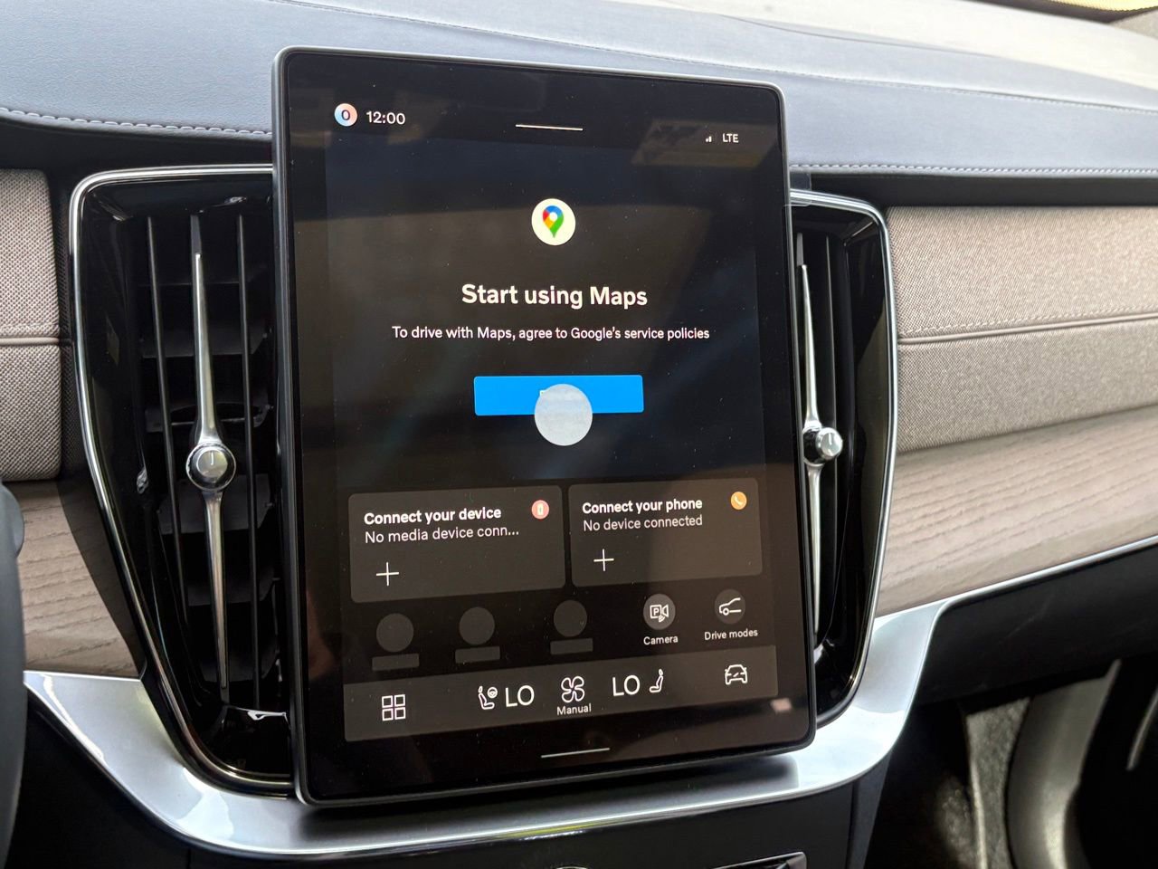 New 2026 Volvo XC90 T8 Core w/ Protection Package Premier image 17