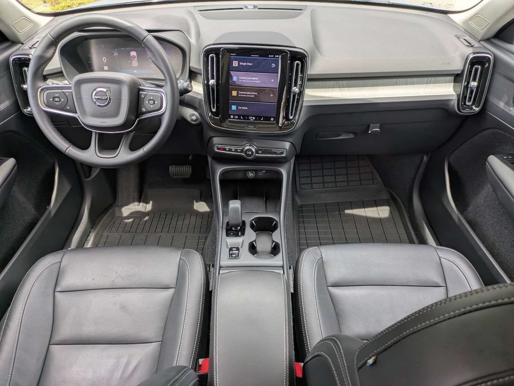 Used 2025 Volvo XC40 B5 Core w/ Protection Package Premier AWD/4WD image 16