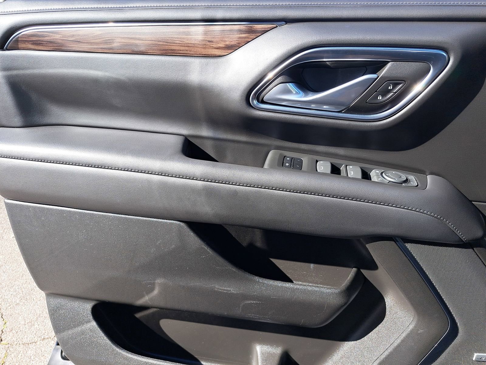 Used 2022 Chevrolet Tahoe LT w/ Luxury Package image 32