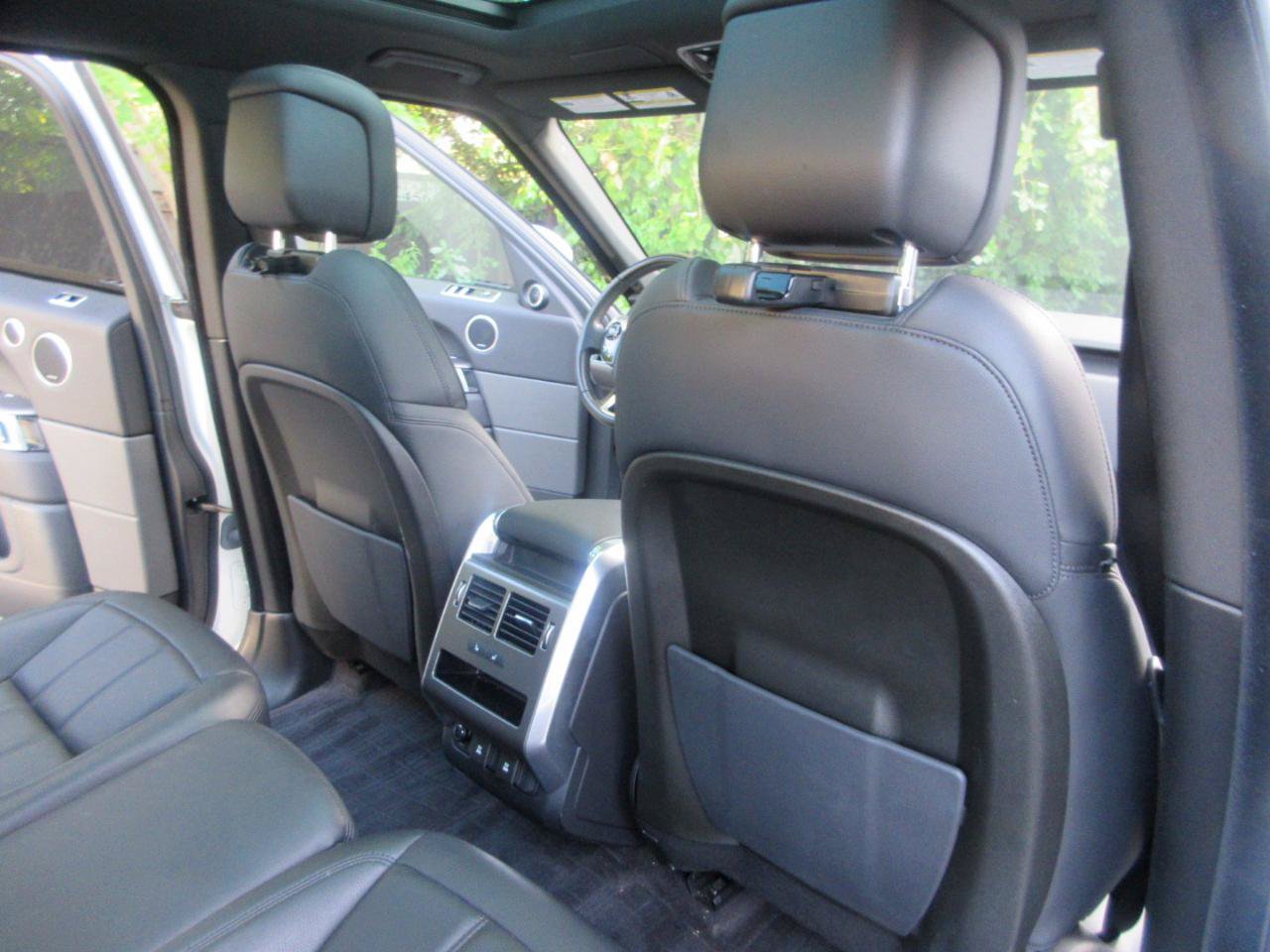 Used 2020 Land Rover Range Rover Sport SE AWD/4WD image 33