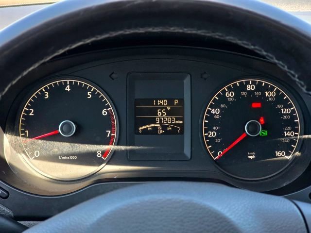 Used 2011 Volkswagen Jetta SE FWD image 14
