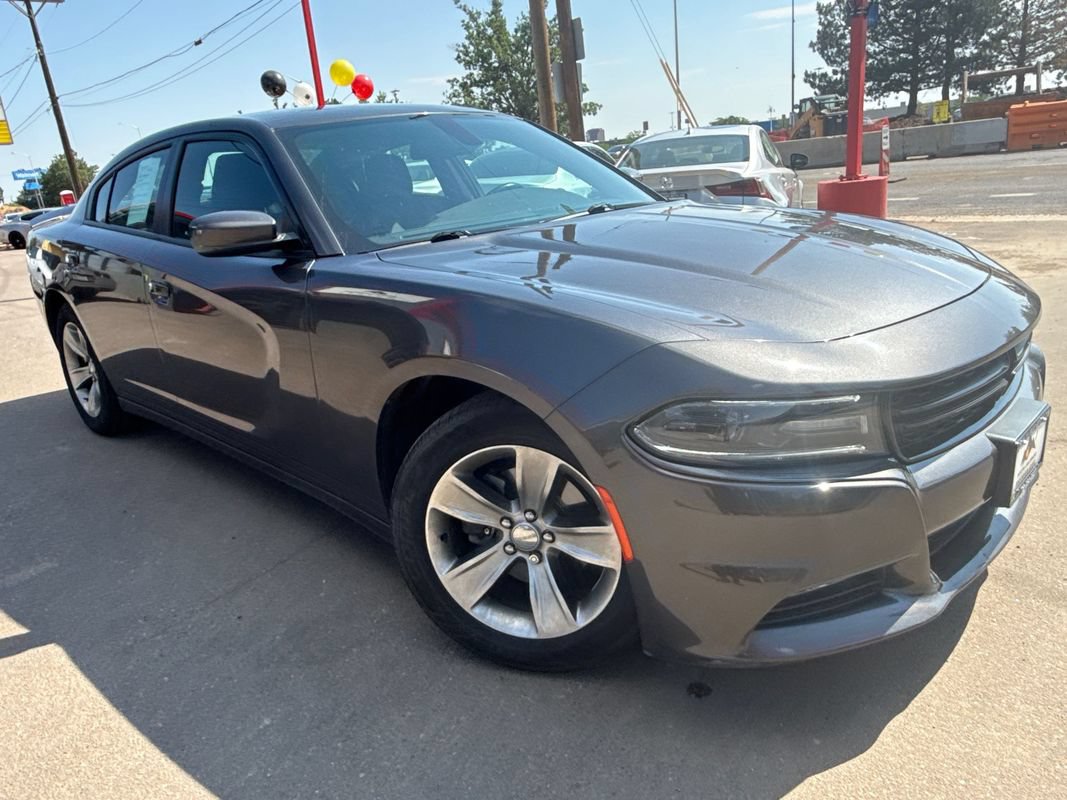 Used 2016 Dodge Charger SXT w/ Navigation & Travel Group RWD video 1